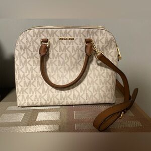 Michael Kors cream/white handbag